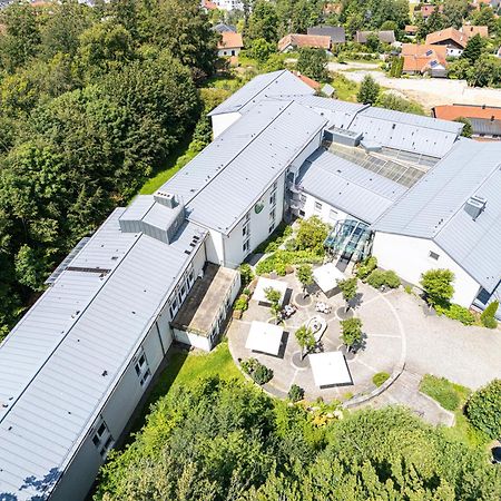 Roomingtons Karoli Вальдкирхен Экстерьер фото