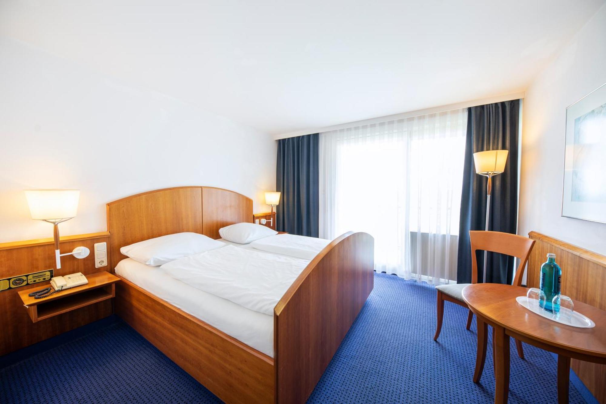 Roomingtons Karoli Вальдкирхен Экстерьер фото