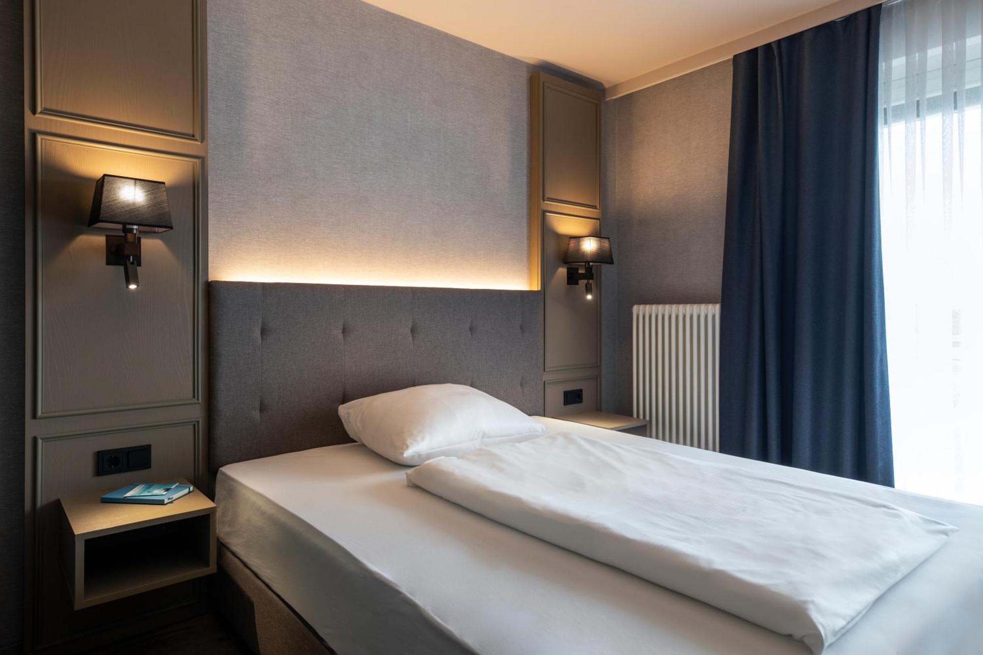 Roomingtons Karoli Вальдкирхен Экстерьер фото