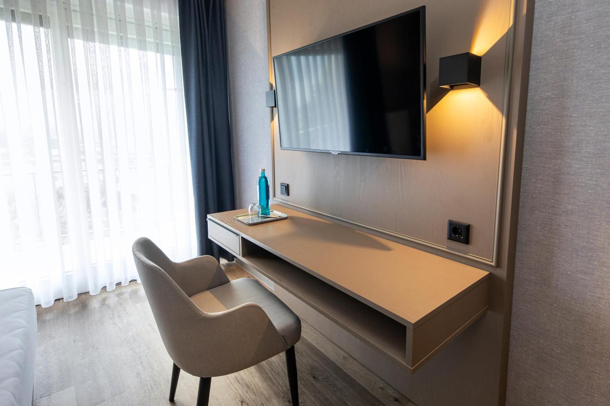 Roomingtons Karoli Вальдкирхен Экстерьер фото