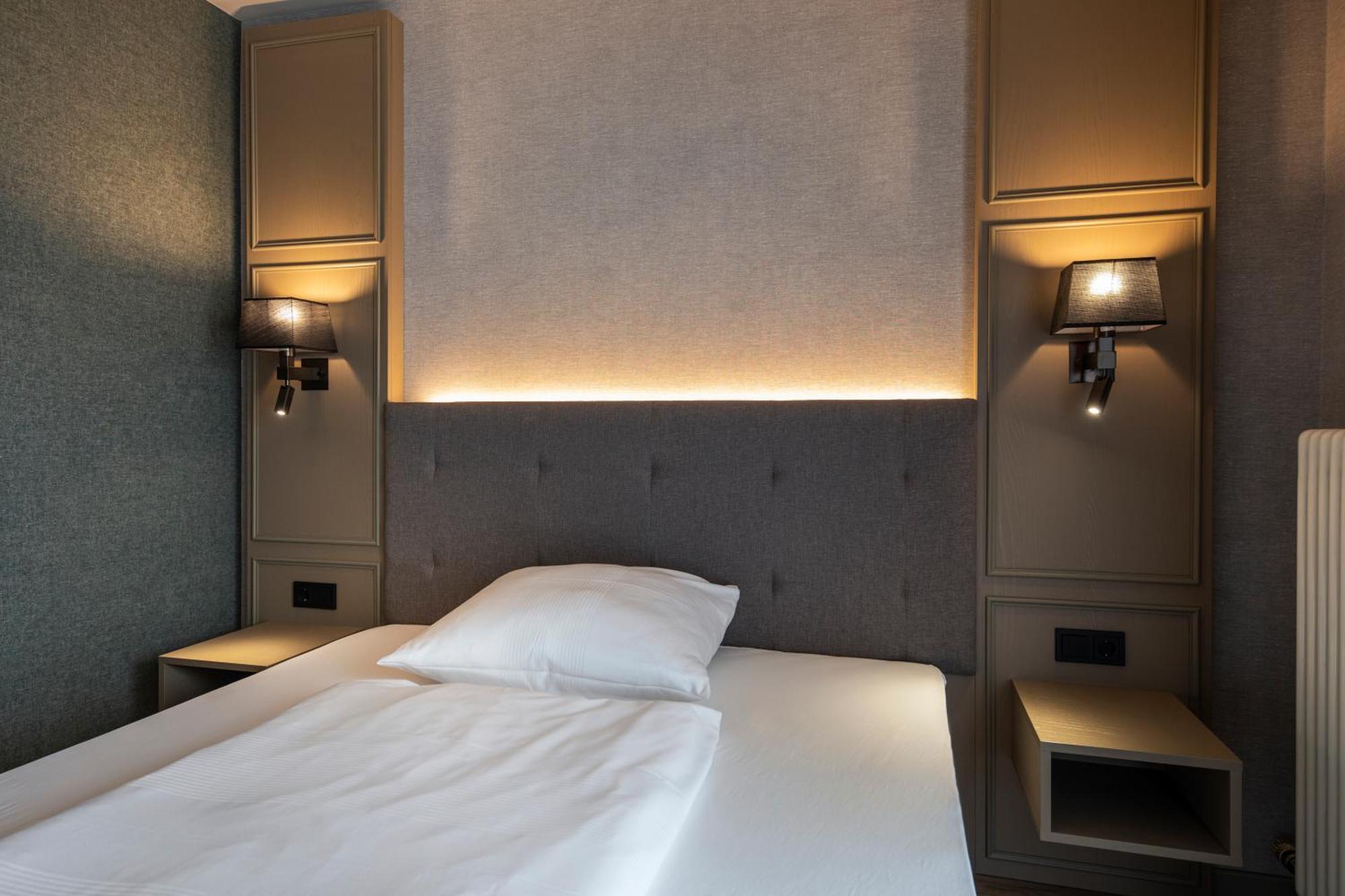 Roomingtons Karoli Вальдкирхен Экстерьер фото