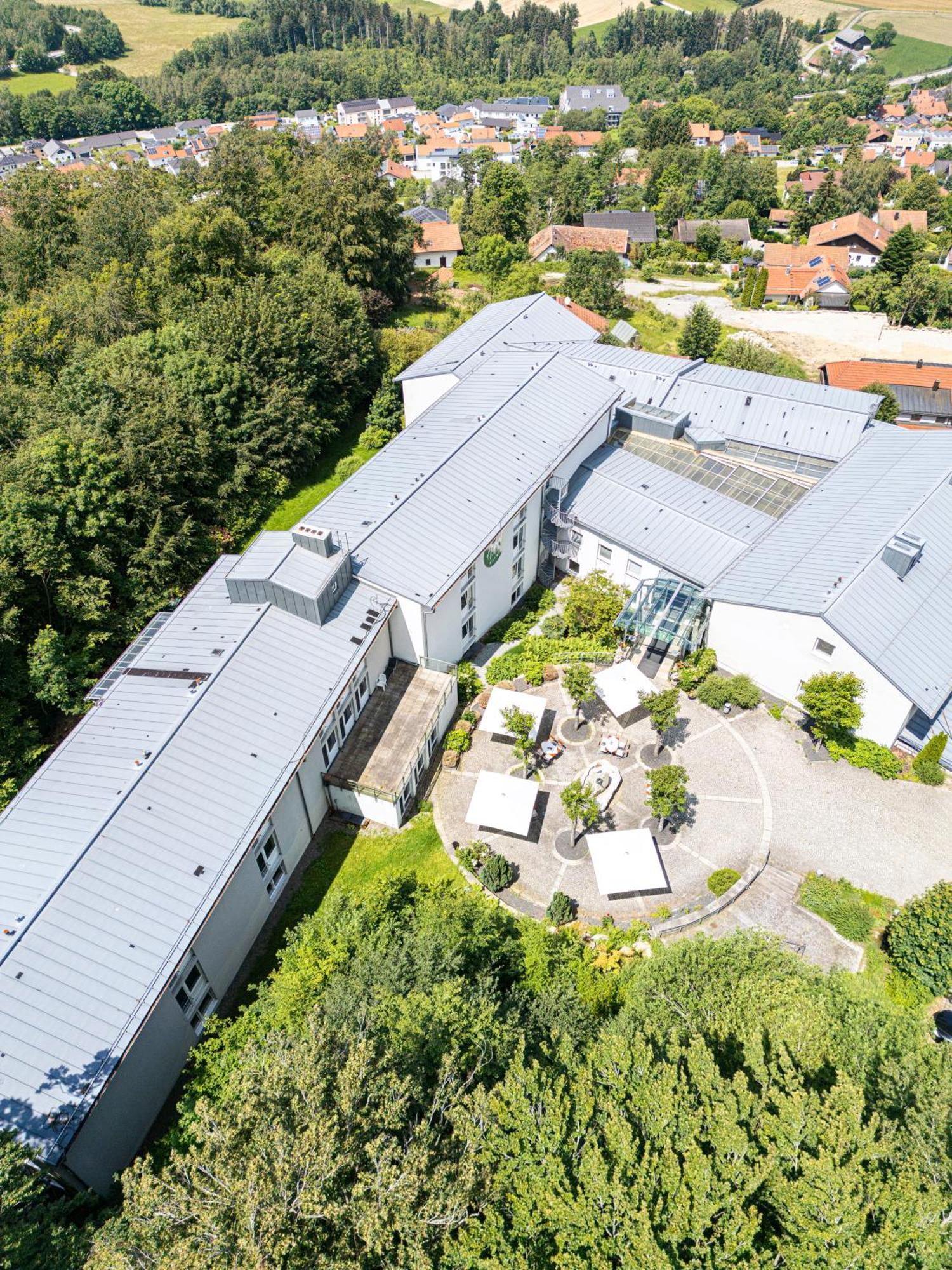 Roomingtons Karoli Вальдкирхен Экстерьер фото